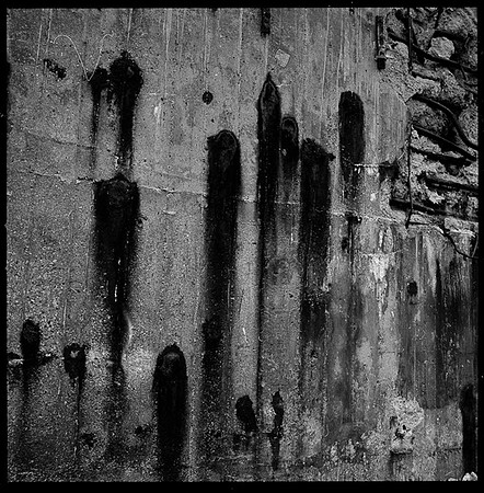 Steetley magnesite wall